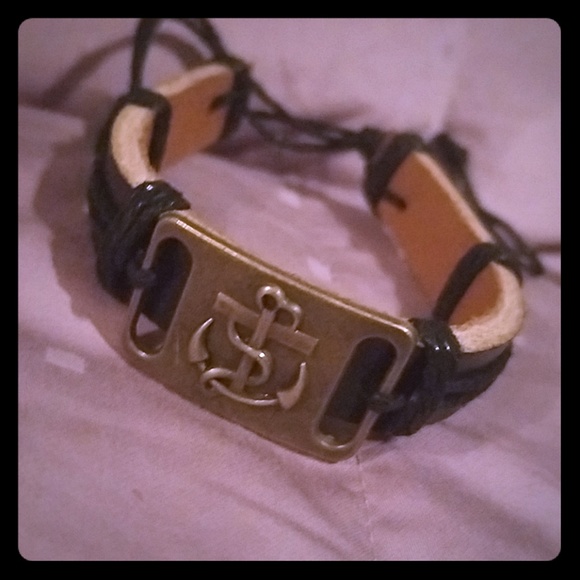 Vintage Leather Bracelet - Picture 1 of 2